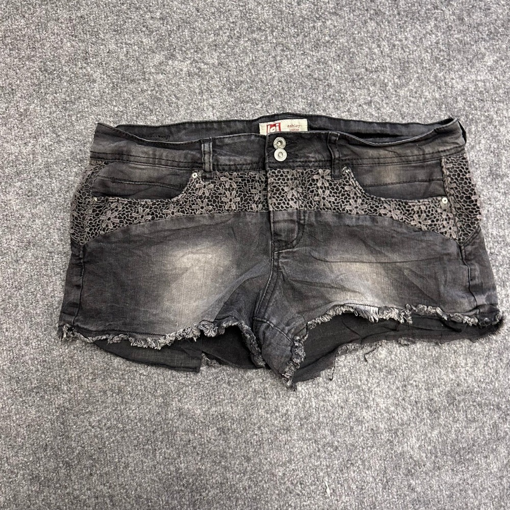 L.E.I. Shorts Womens Size 13 Black Denim Crochet Trim Frayed Hem Low Rise Casual